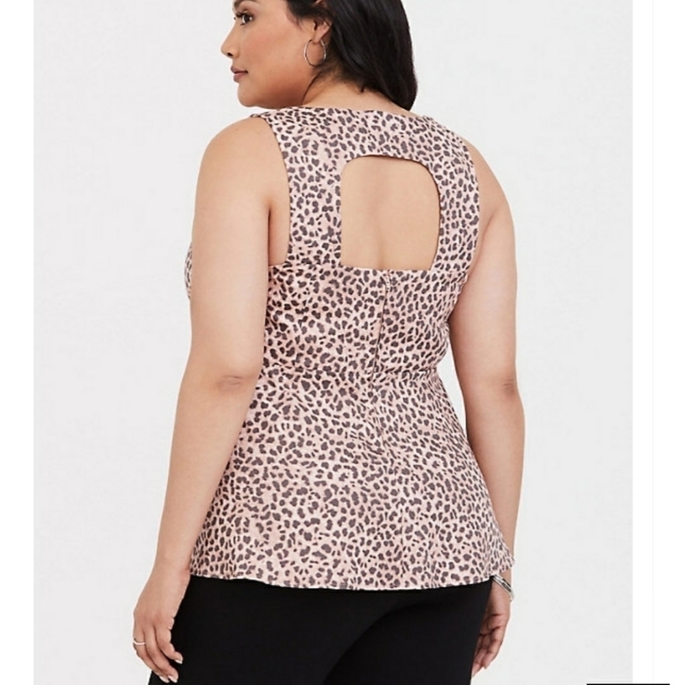 Torrid - Picture 2 of 5